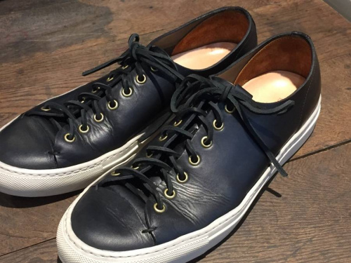 スニーカーの調布国領店