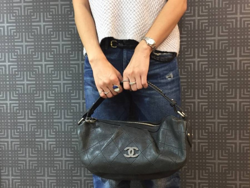 シャネルのショルダーバッグ