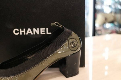 調布国領のブランドバッグ