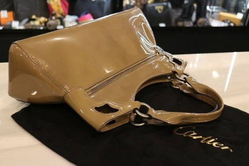 調布国領のカルティエ