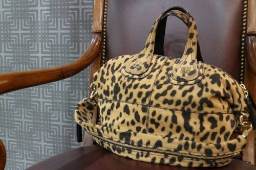 調布国領のジバンシィ