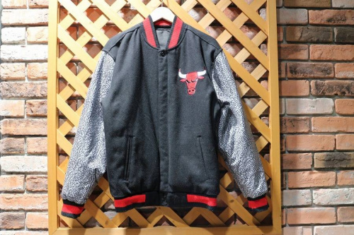 チャンピオンのアディダス