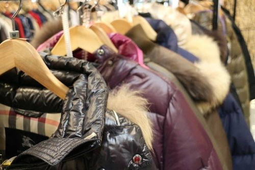 デュベティカのダウンジャケット