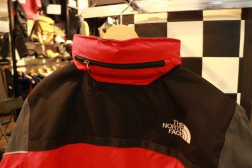 ＳＵＰＲＥＭＥ シュプリーム コラボのトレファク　調布国領