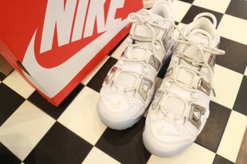 NIKE モアテン 古着 中古のモアテン ホワイト