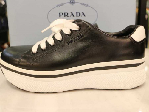 PRADA(プラダ)のスニーカー