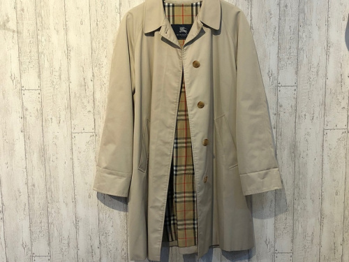 バーバリーズのトレンチコート 春服 ステンカラーコート