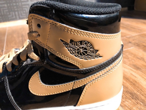 AIR JORDAN 1のTOP3