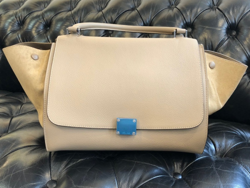 セリーヌのTRAPEZE