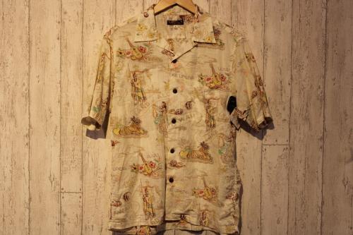 サンサーフのアロハシャツ　柄シャツ