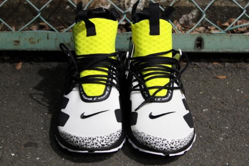 ナイキ×アクロニウムのスニーカー