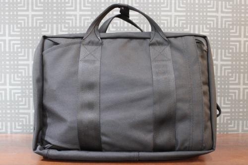 ブリーフィング×トゥモローランドのビジネスバッグ