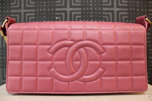 シャネルのショルダーバッグ