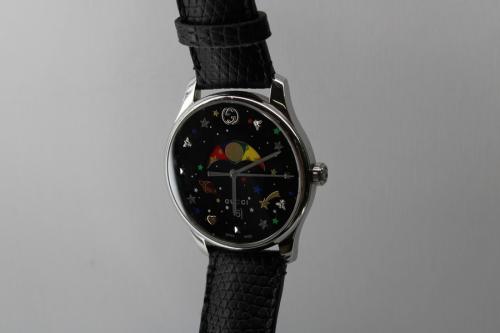グッチのGタイムレス ムーンフェイズ