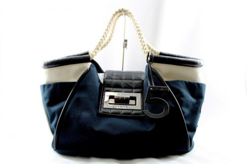 ラグジュアリーブランドのCHANEL