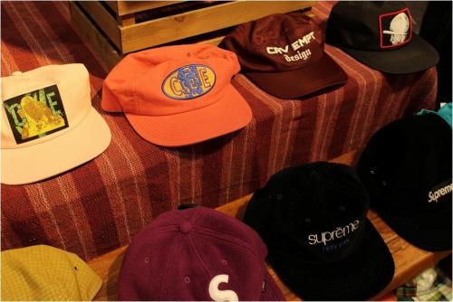 シュプリームのストリートブランド買取　調布国領店