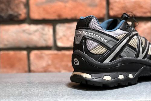 トレイルランニングシューズの調布国領店