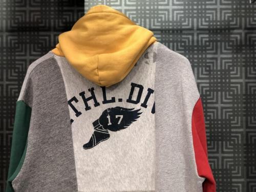 H BEAUTY&YOUTHの再構築パーカー