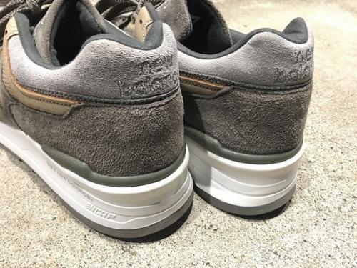 スニーカーのM997FGG