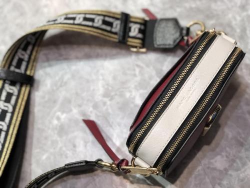 マークジェイコブスのSnapshot Small Camera Bag