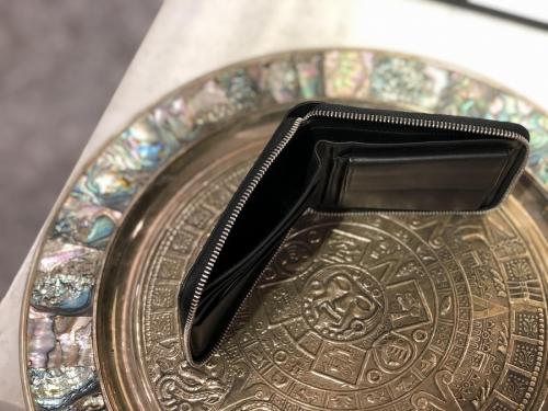 ラウンドジップコンパクトウォレットの調布国領店