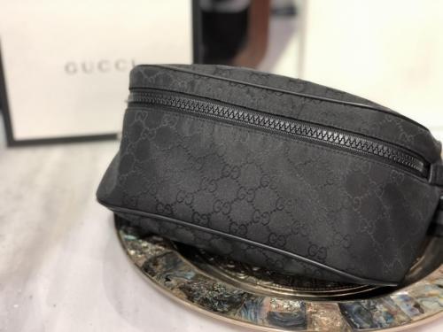 グッチのウエストバッグ