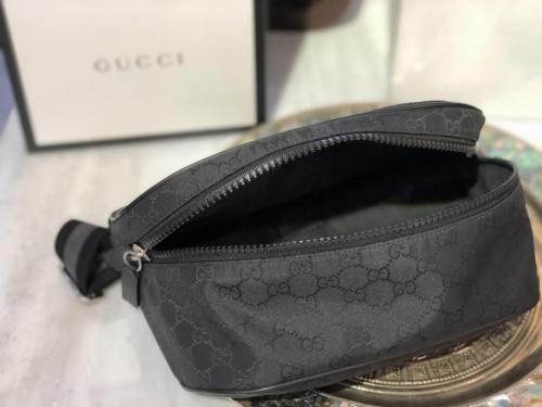 ウエストバッグのGGナイロン
