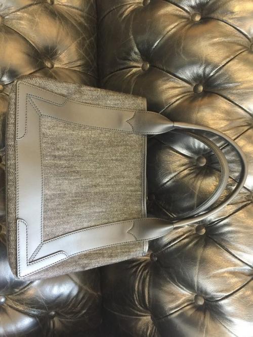 バレンシアガのカバスSハンドバッグ