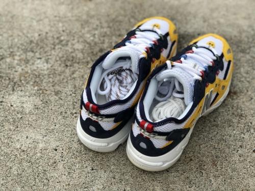 ニューバランス×エイムレオンドレのML827ADD