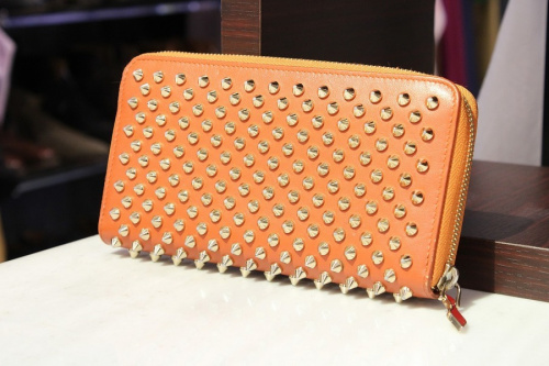 ラグジュアリーブランドのChristian Louboutin