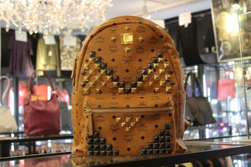 ラグジュアリーブランドのMCM