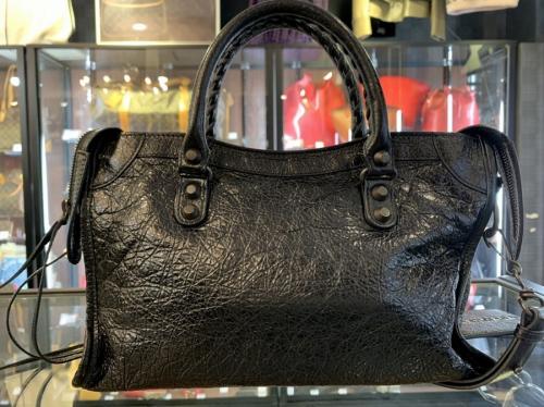 バレンシアガのバッグ