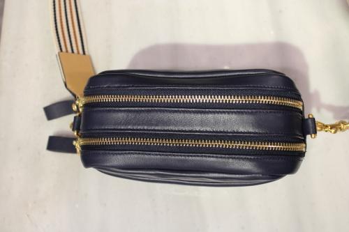 トリーバーチのショルダーバッグ　64679　perry high frequency mini bag