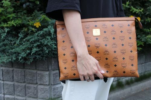 エムシーエムのクラッチバック