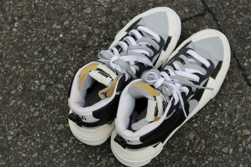 サカイ×ナイキのハイカットスニーカー　VB0072-002　BLAZER MID