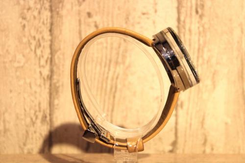 イッセイミヤケのガラスリストウォッチ VJ20-0120