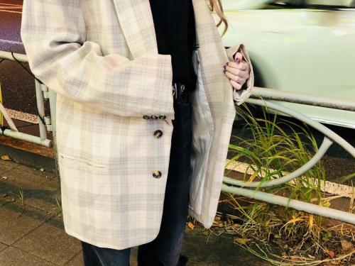 トゥデイフルのチェックオーバージャケット