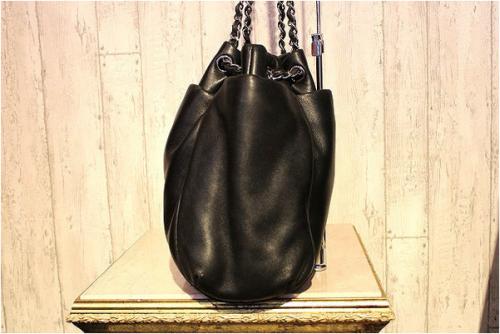 ツイストココマークラムスキンチェーンショルダーバッグ 130933978のトレファクスタイル調布国領店