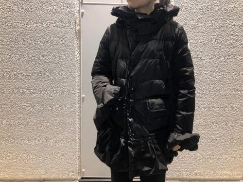 モンクレールのダウンコート SERRE