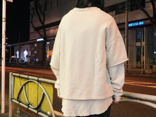 トゥデイフルのレイヤードスウェット