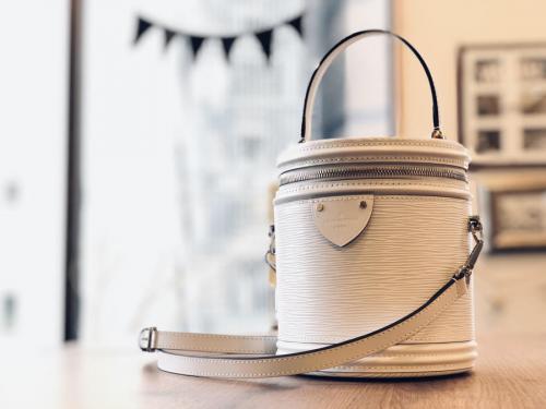 ラグジュアリーブランドのLOUIS VUITTON 　