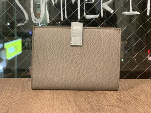 【良品】CELINE セリーヌ ラージストラップウォレット ベージュ レッド セリーヌ ラージ ストラップ ウォレット ベージュ レザー
