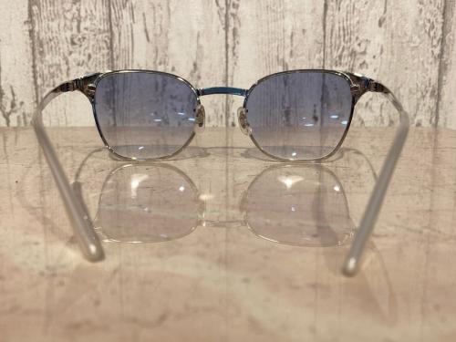 ニードルスのサングラス