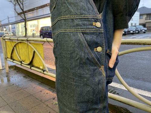 ネストローブのリネンデニムオーバーオール