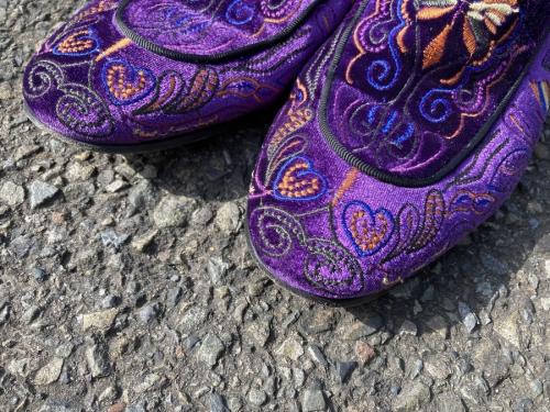 Velvet Mule-PAPILLON EMBROIDERYのベルベットシューズ