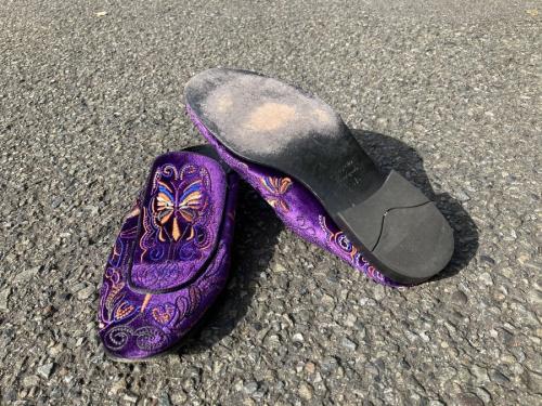 ベルベットシューズ