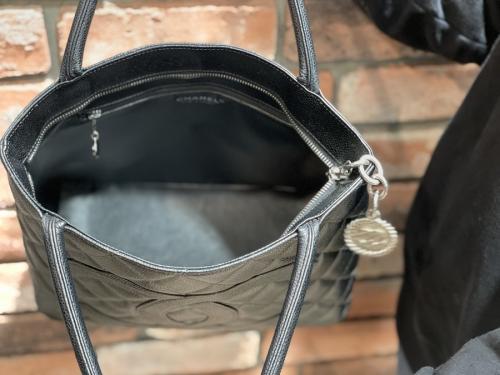 マトラッセキャビアスキントートバッグのレディース