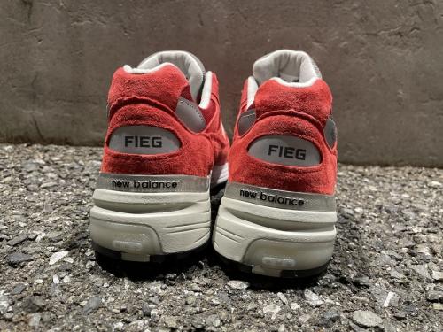 キス×ニューバランスのローカットスニーカー