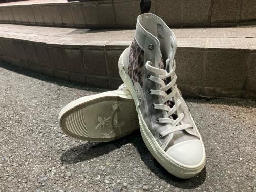 ディオールのハイカットスニーカー