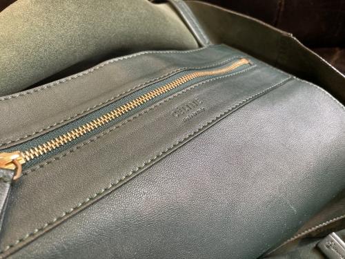 セリーヌのレザートートバッグ